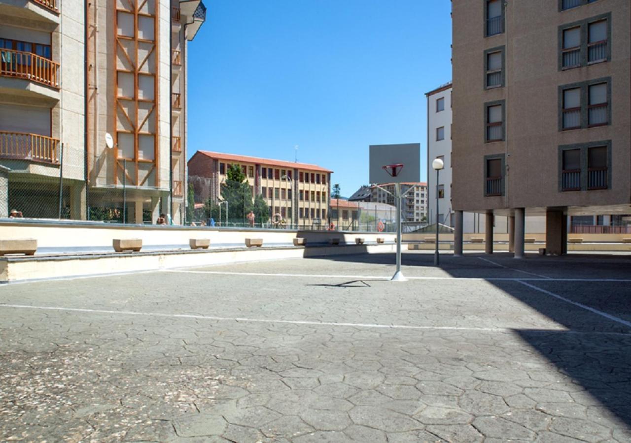 Apartamento Jaca Appartement Buitenkant foto